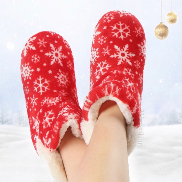 Snowflake furry slipper and fuzzy socks - Picture 4 of 8